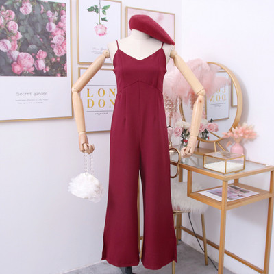 Modern női jumpsuit spitz nyakkivágással vékony pántokon fekete, bézs, zöld és bordó színben
