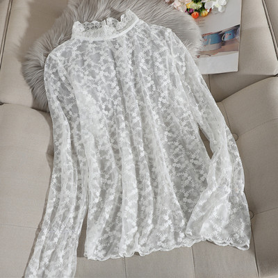 Lezser női csipkeblúz magas gallérral, fehér és bézs színben