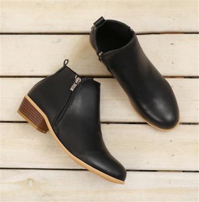 Καθημερινά μοντέρνα γυναικεία μποτάκια από οικολογικό δέρμα με φερμουάρ σε διάφορα χρώματα