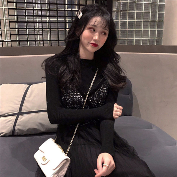 Rochie de dama cu bretele subtiri si tul in negru