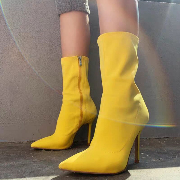Νέο μοντέλο γυναικείες μπότες μοντέλου με λεπτό τακούνι και φερμουάρ σε κίτρινο και μπλε χρώμα