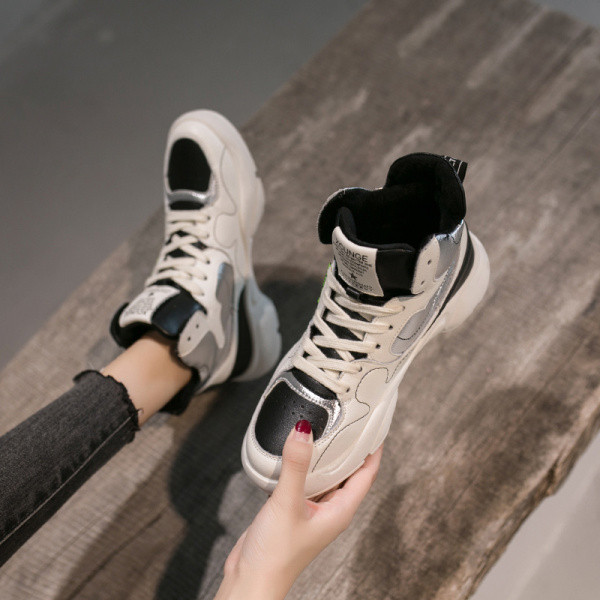 Σπορ-casual γυναικεία παπούτσια με ίσια πέλματα σε δύο χρώματα