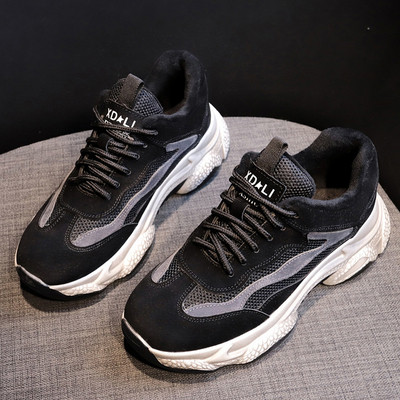 Γυναικεία αθλητικά παπούτσια με χοντρύ σόλα σε δύο χρώματα