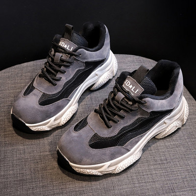 Γυναικεία αθλητικά παπούτσια με χοντρύ σόλα σε δύο χρώματα