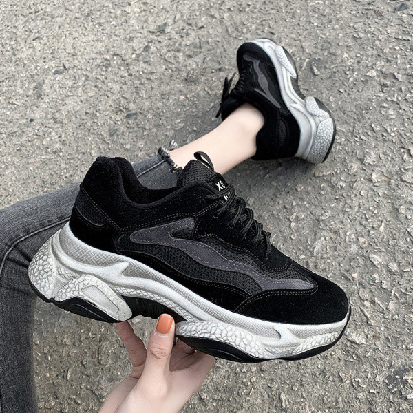 Γυναικεία αθλητικά  παπούτσια με χοντρύ σόλα σε δύο χρώματα