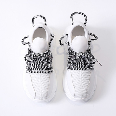 Κορυφαία χρώματα γυναικεία αθλητικά παπούτσια με κορδόνια - τρία χρώματα