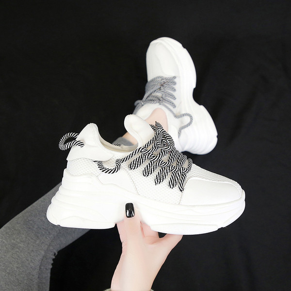 Κορυφαία χρώματα γυναικεία αθλητικά παπούτσια με κορδόνια - τρία χρώματα