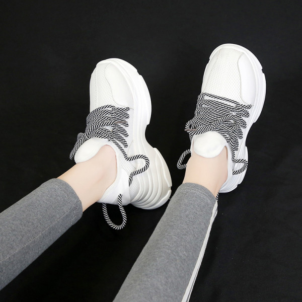 Κορυφαία χρώματα γυναικεία αθλητικά παπούτσια με κορδόνια - τρία χρώματα