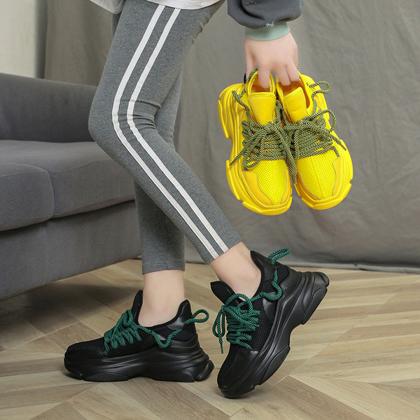 Κορυφαία χρώματα γυναικεία αθλητικά παπούτσια με κορδόνια - τρία χρώματα