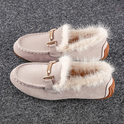 Női alkalmi cipő puha béléssel és fém elemmel