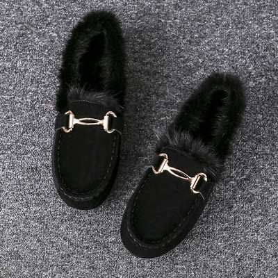 Női alkalmi cipő puha béléssel és fém elemmel