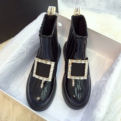 Öko bőrből készült modern női csizma csattal - két modell