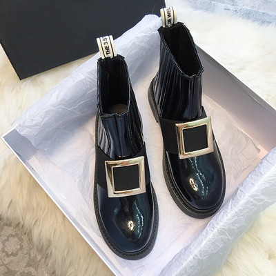 Öko bőrből készült modern női csizma csattal - két modell