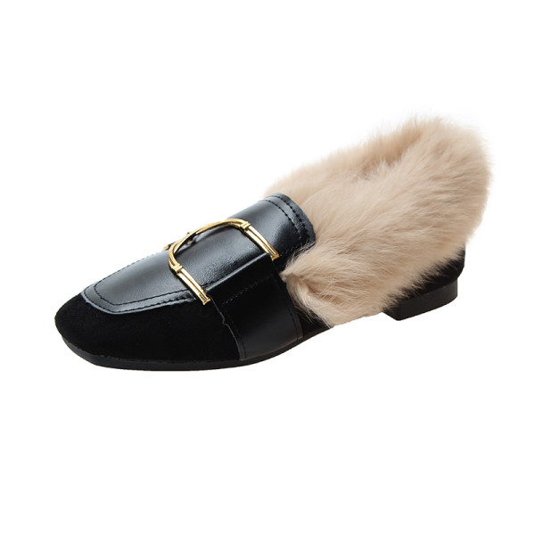 Modern női cipő pehely és fém elemekkel