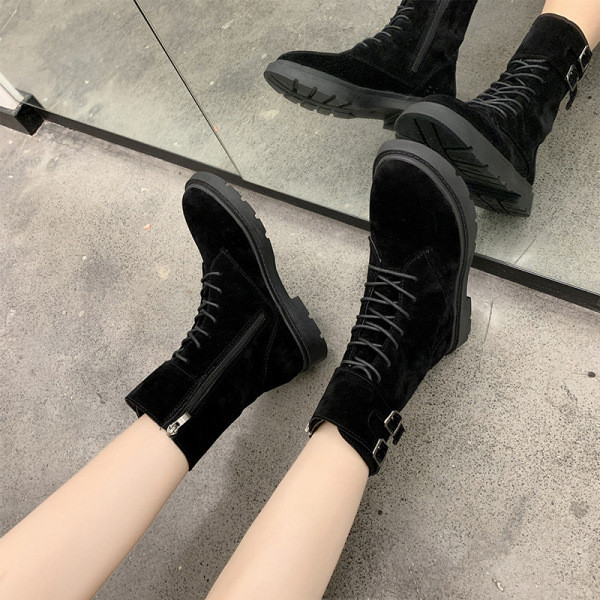 Női alkalmi téli csizma lapos talppal bézs és fekete színben