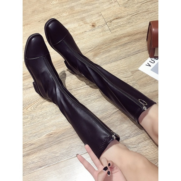 Modern őszi csizma barna és fekete cipzárral