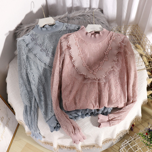 Μοντέρνα γυναικεία μπλούζα με ψηλό κολάρο και δαντέλα σε πέντε χρώματα