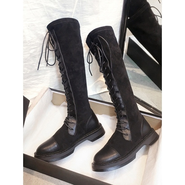 Női alkalmi térdcsizma öko bőrből és eko velúrból készült fűzővel