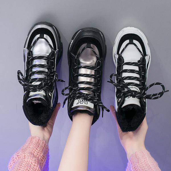 Női tornacipő műbőr durva talpból három színben