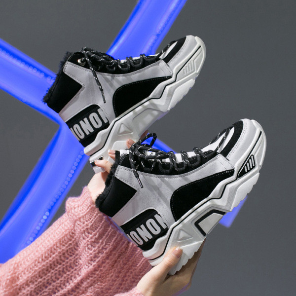 Női tornacipő műbőr durva talpból három színben