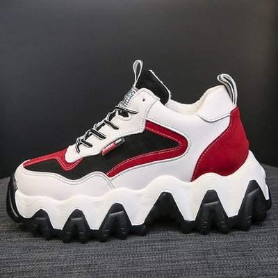 Καθημερινά γυναικεία αθλητικά πάνινα παπούτσια για το φθινόπωρο με μια σκληρή σόλα σε διάφορα χρώματα