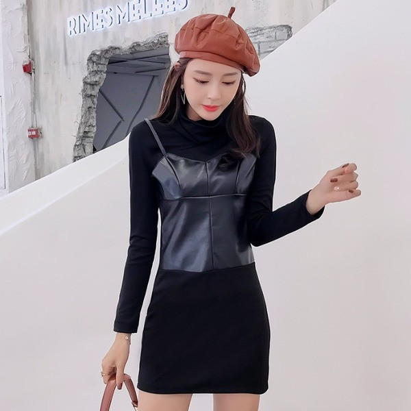 Stílusos női ruha eko bőrből, hosszú ujjú fekete színben