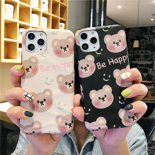 Husa din silicon pentru Iphone 11 Pro Max cu un ursuleț și inscripția Be Happy