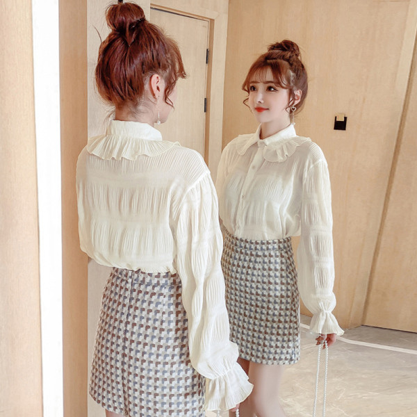 Cămașă plisată de damă în alb și negru, cu mâneci lungi