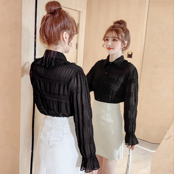 Cămașă plisată de damă în alb și negru, cu mâneci lungi