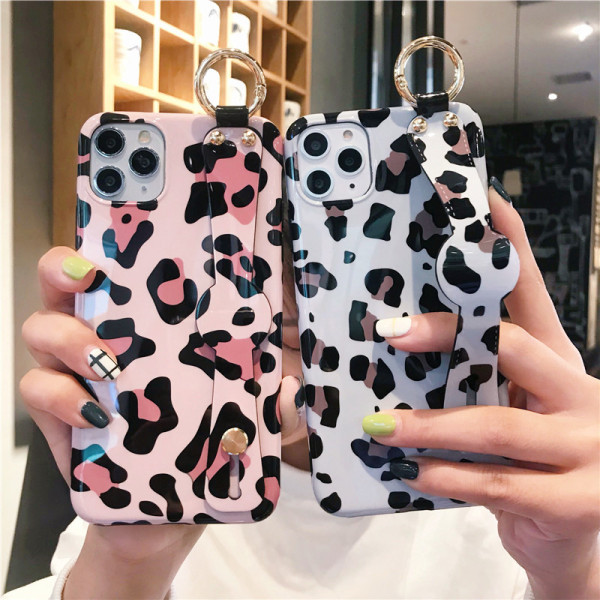 НОВ калъф за Iphone 11 Pro Max с леопардов принт + държач