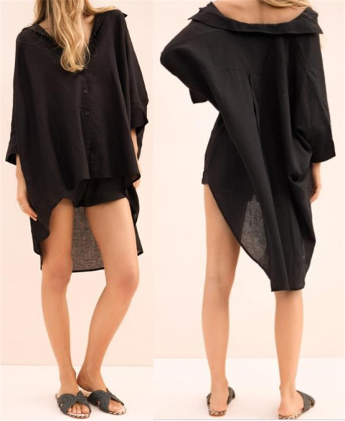 Aszimmetrikus női pólómodell fekete, kék és fehér színekben