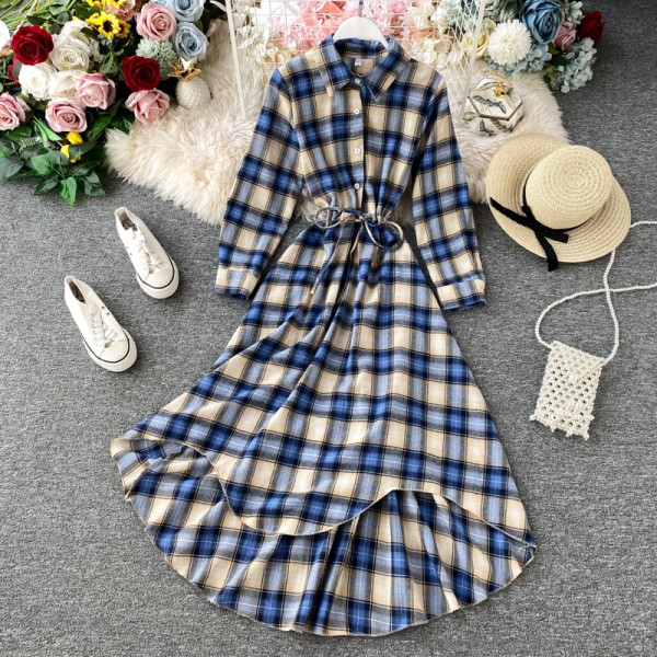 Modern női aszimmetrikus ruha gombokkal és nyakkendőkkel három színben