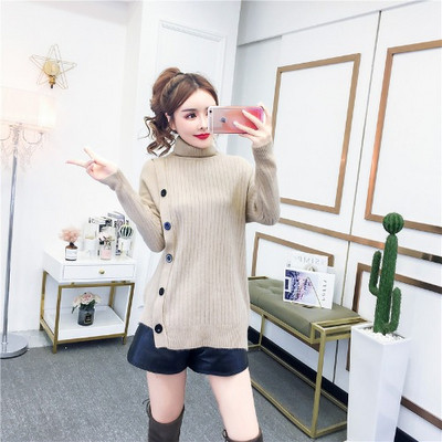 Ασύμμετρο γυναικείο πουλόβερ με κολάρο και κουμπιά