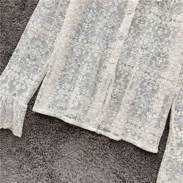 Modern női csipke ing gombokkal és hosszú ujjú fehér és bézs színben