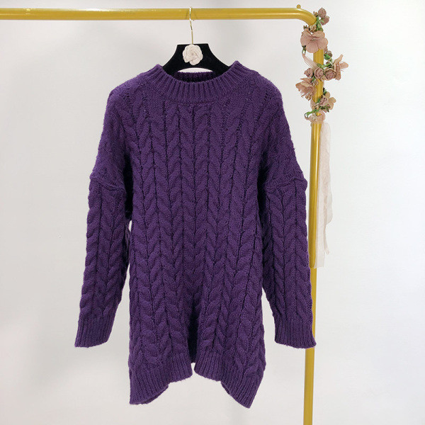 Hosszú és széles téli pulóver ovális nyakkivágással