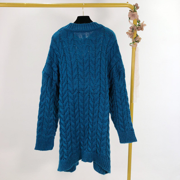 Hosszú és széles téli pulóver ovális nyakkivágással