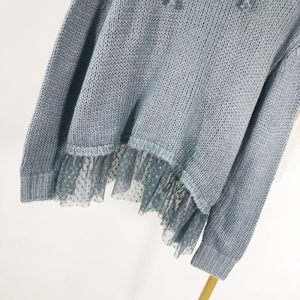 Modern női pulóver kapucnival kék és tüll színben