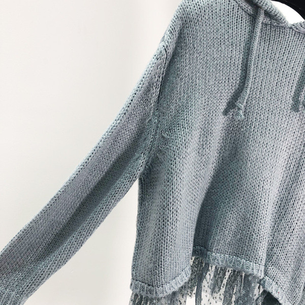 Modern női pulóver kapucnival kék és tüll színben