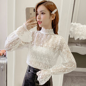 Női csipkeblúz két színben, magas gallérral és hosszú ujjal