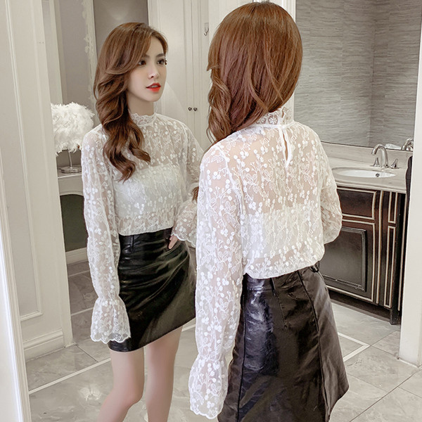 Női csipkeblúz két színben, magas gallérral és hosszú ujjal