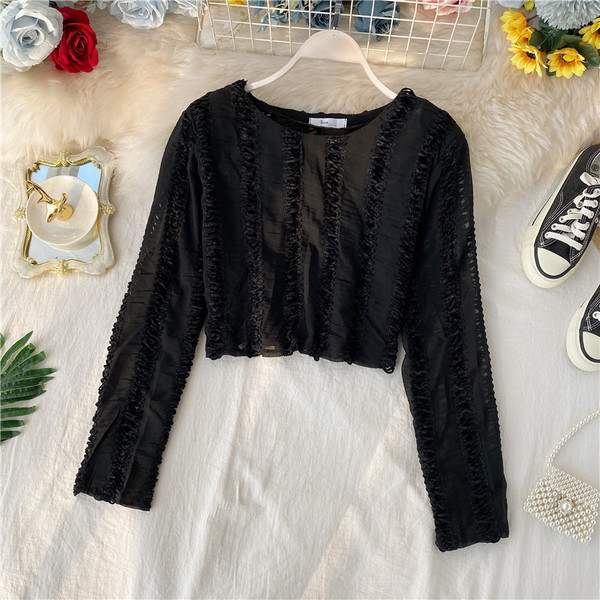 Μοντέρνα γυναικεία μπλούζα  με ωοειδές ντεκολτέ και μακρύ μανίκι σε μαύρο χρώμα