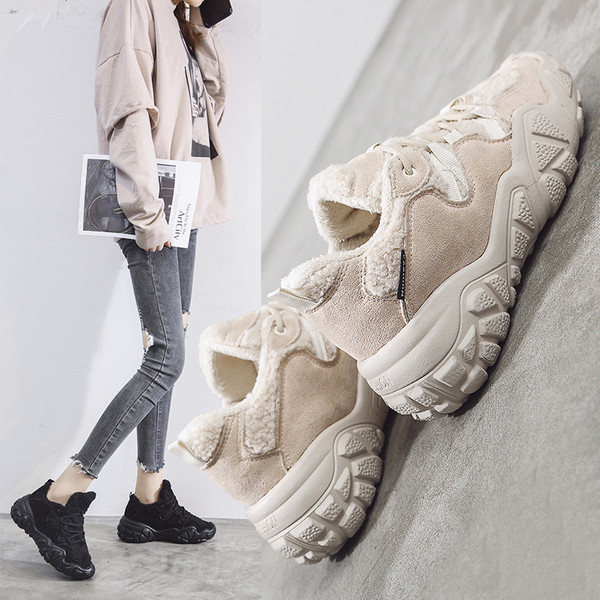 Модерни дамски маратонки от пух и еко велур в два цвята