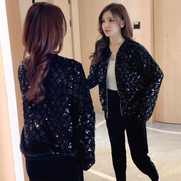 Μοντέρνο μαύρο γυναικείο φούτερ με πούλιες και φερμουάρ