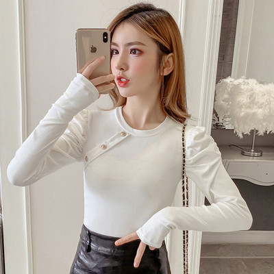 Μοντέρνα γυναικεία μπλούζα σε τρία χρώματα με κουμπιά και οβάλ ντεκολτέ