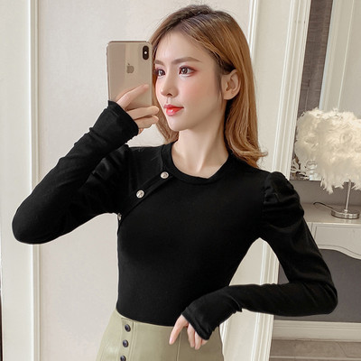 Μοντέρνα γυναικεία μπλούζα σε τρία χρώματα με κουμπιά και οβάλ ντεκολτέ