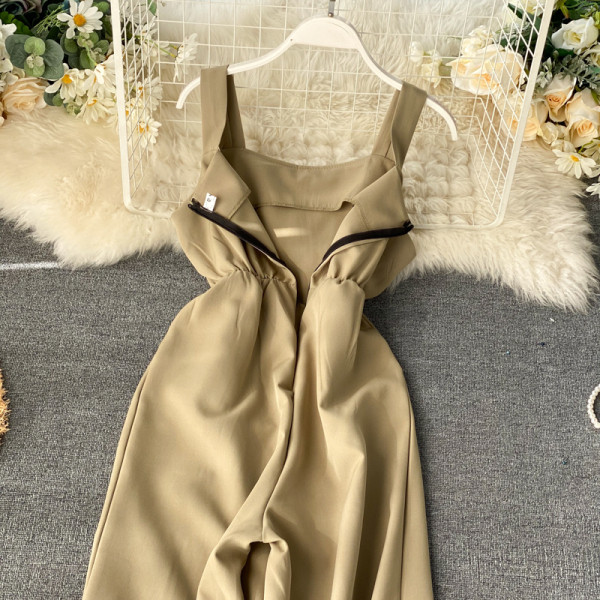 Κομψές γυναικείες ολόσωμες φόρμες με λεπτούς ιμάντες ώμου και φερμουάρ σε μπεζ και κόκκινο χρώμα