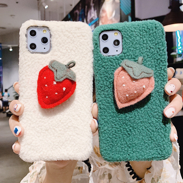 Χνουδοτή θήκη 3D φράουλα για το Iphone 11 Pro Max σε λευκό και πράσινο χρώμα