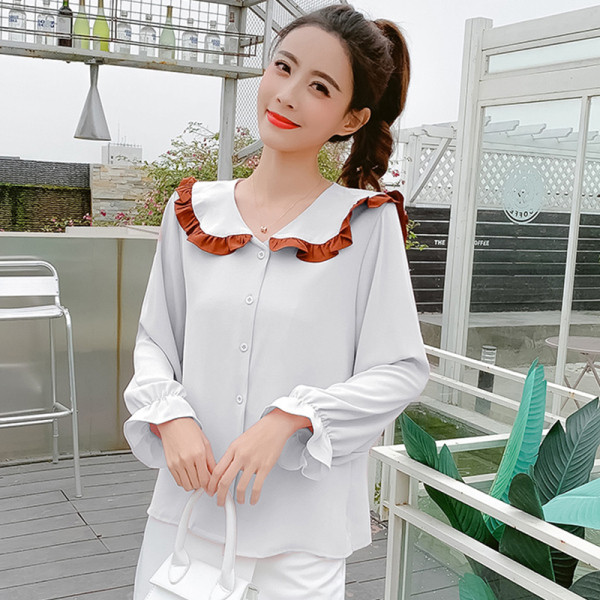 Modern női ing három színben V-nyakkal és gombokkal