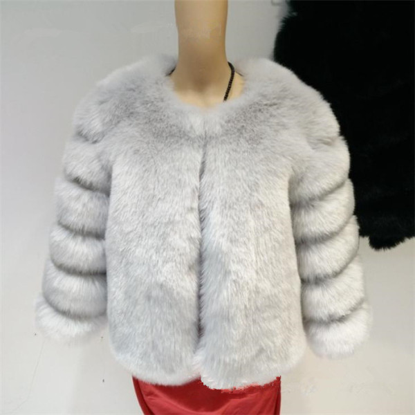 Дамско зимно  пухено палто къс модел в няколко цвята 