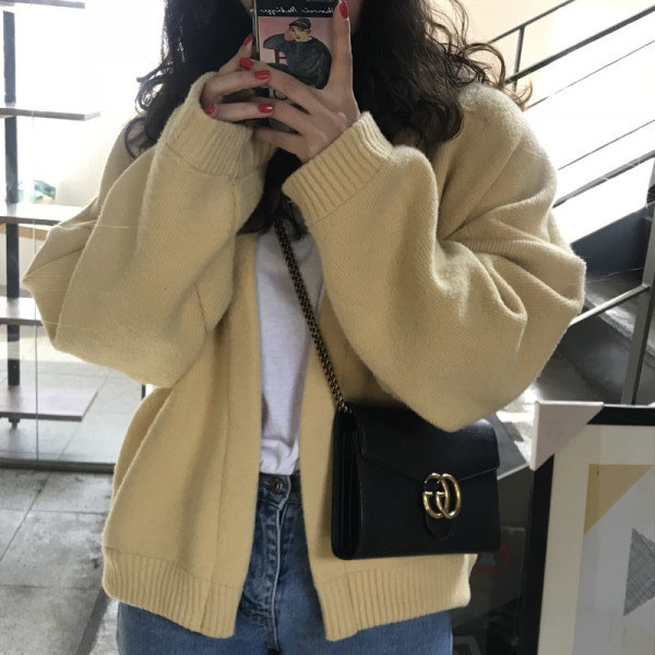 Καθημερινή   ζακέτα χωρίς  κουμπιά σε μπεζ χρώμα